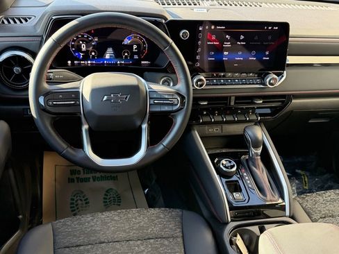 Used 2024 Chevrolet Colorado Z71 w/ Z71 Convenience Package 2 image 16