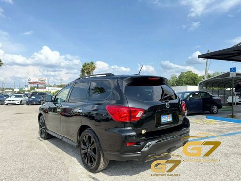Used 2018 Nissan Pathfinder SL w/ Midnight Edition Package FWD image 9