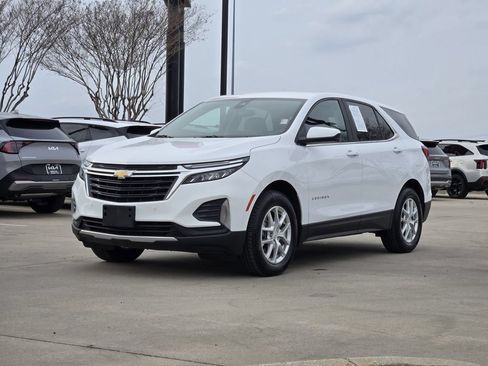Used 2023 Chevrolet Equinox LT FWD image 2