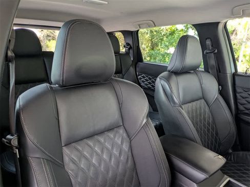 Used 2022 Mitsubishi Outlander SEL image 6