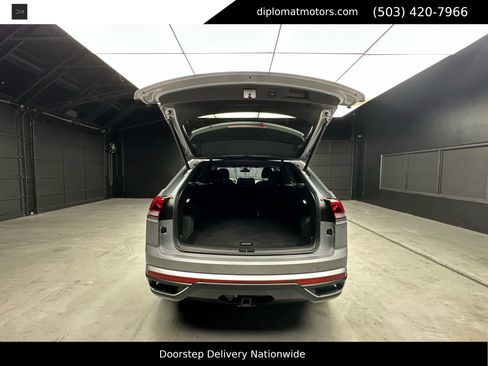 Used 2024 Volkswagen Atlas Cross Sport SE image 44