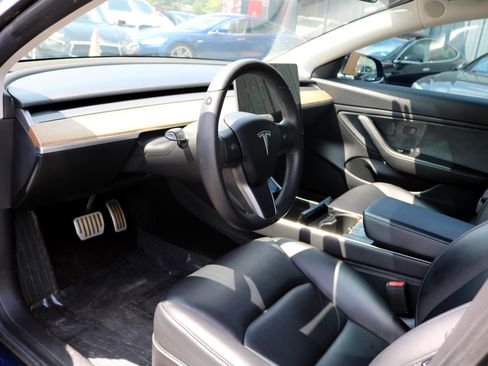 Used 2019 Tesla Model 3 Performance image 15