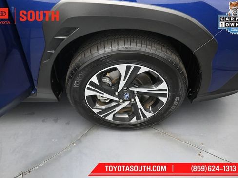 Used 2025 Subaru Crosstrek 2.5i Premium AWD/4WD image 32