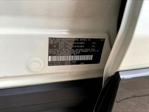 Used 2022 Toyota RAV4 XSE AWD/4WD image 19