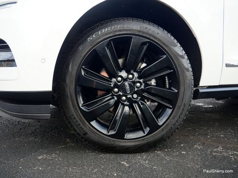 Used 2023 Lincoln Navigator Reserve image 17