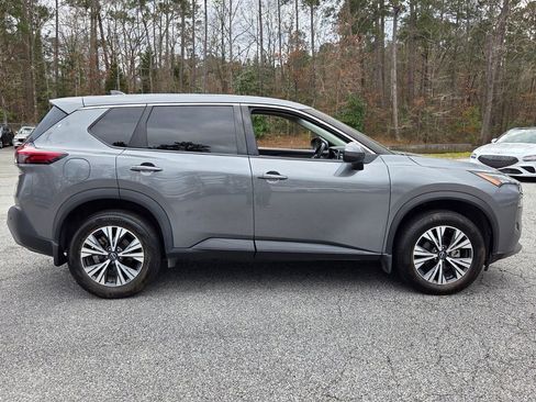 Used 2022 Nissan Rogue SV image 13