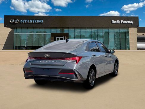 New 2026 Hyundai Elantra SEL Sport Premium FWD image 7