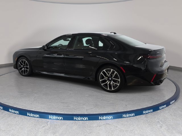 Certified 2025 BMW 760i xDrive AWD/4WD image 7