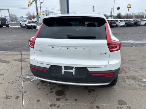 Certified 2025 Volvo XC40 B5 Core image 6