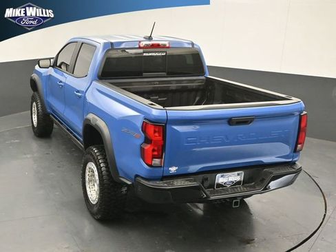 Used 2025 Chevrolet Colorado ZR2 w/ Technology Package AWD/4WD image 13