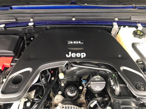 Used 2018 Jeep Wrangler Unlimited Sport S AWD/4WD image 52