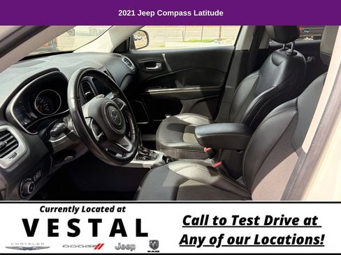 Used 2021 Jeep Compass Latitude w/ Convenience Group AWD/4WD image 17