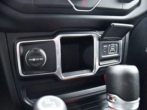 Used 2021 Jeep Wrangler Sport AWD/4WD image 24