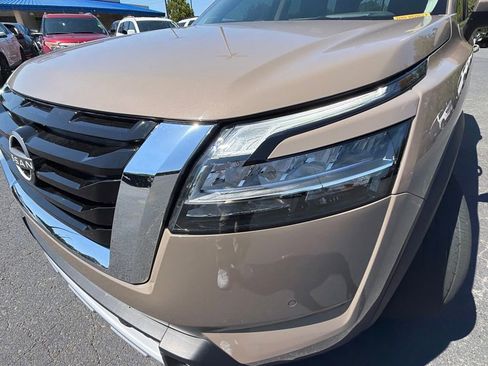 Used 2023 Nissan Pathfinder Platinum AWD/4WD image 24