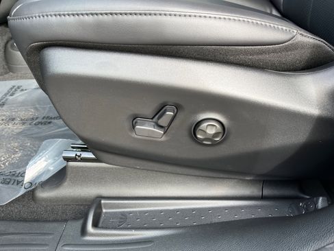 New 2026 Chrysler Pacifica Select image 22