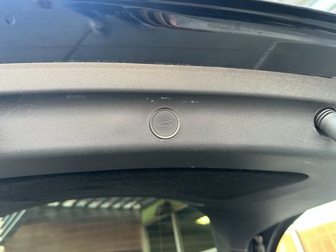 Used 2024 Tesla Model Y Long Range image 41