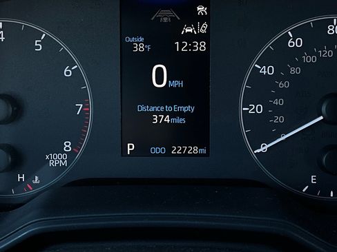 Used 2025 Toyota Corolla LE image 34