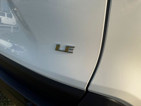 Used 2020 Toyota RAV4 LE FWD image 12