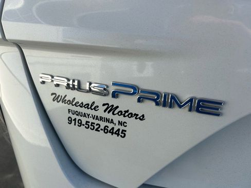 Used 2018 Toyota Prius Prime Premium image 31