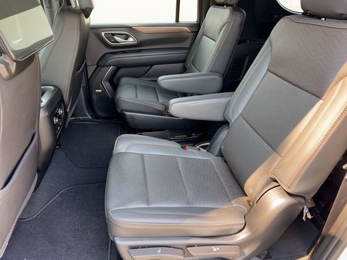 Certified 2024 Chevrolet Suburban High Country AWD/4WD image 25