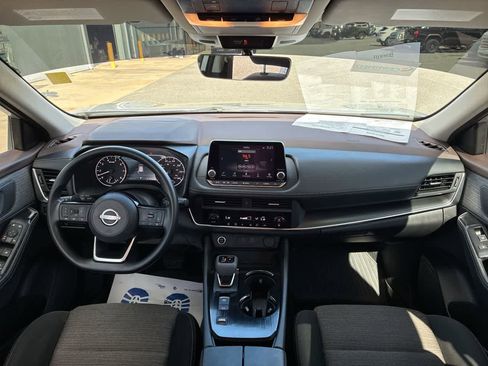 Used 2023 Nissan Rogue SV image 19