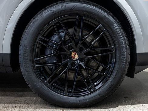 New 2026 Porsche Cayenne image 20
