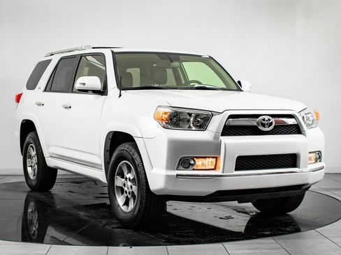 Used 2013 Toyota 4Runner SR5 image 12