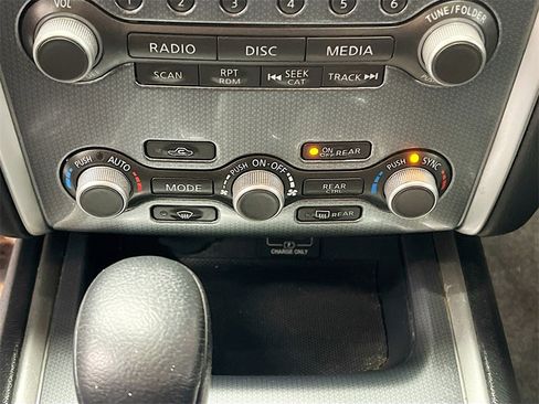 Used 2019 Nissan Pathfinder SL image 16