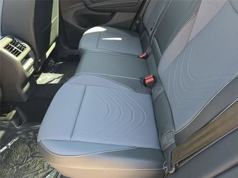 New 2026 Volkswagen Tiguan SE R-Line FWD image 11