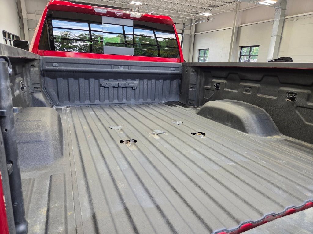 Used 2024 GMC Sierra 2500 AT4 w/ Technology Package AWD/4WD image 13