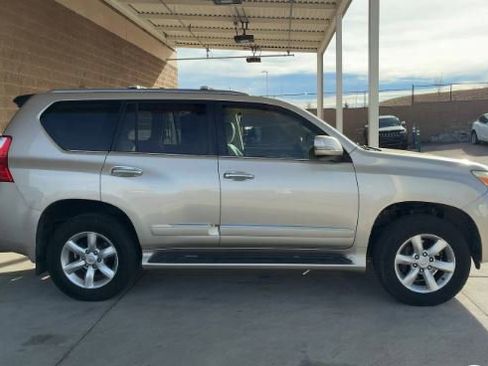 Used 2013 Lexus GX 460 image 4