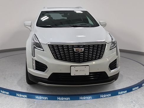 Certified 2022 Cadillac XT5 Premium Luxury w/ Technology Package AWD/4WD image 2