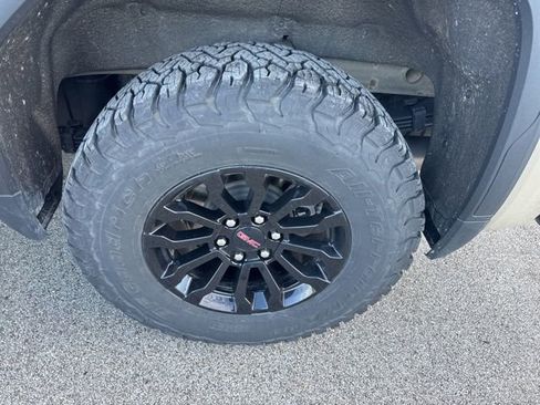 Used 2023 GMC Sierra 1500 AT4X AWD/4WD image 9