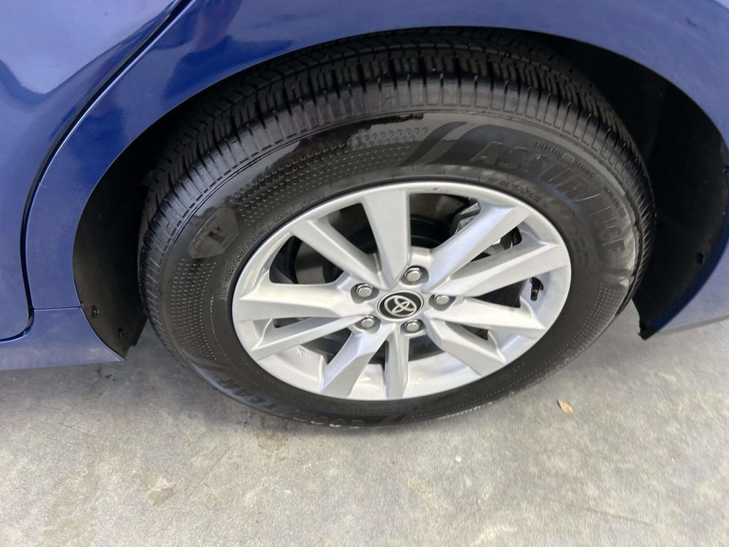 Used 2026 Toyota Camry LE FWD image 9