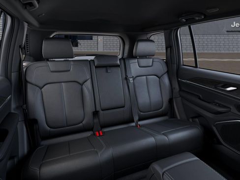 New 2026 Jeep Grand Cherokee Limited AWD/4WD image 15