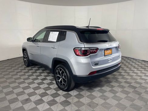 Certified 2025 Jeep Compass Limited AWD/4WD image 5