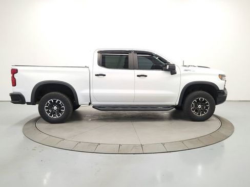 Used 2022 Chevrolet Silverado 1500 ZR2 AWD/4WD image 8