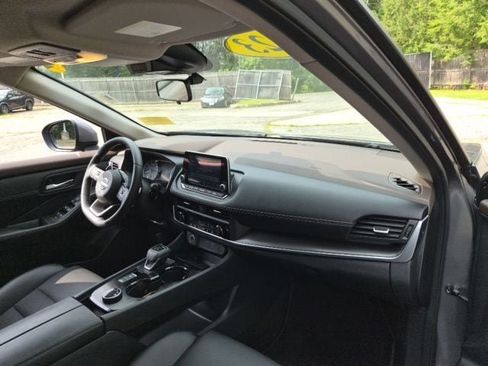 Used 2023 Nissan Rogue SV w/ SV Premium B Package AWD/4WD image 11