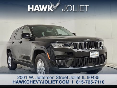 Used 2023 Jeep Grand Cherokee Laredo AWD/4WD image 1