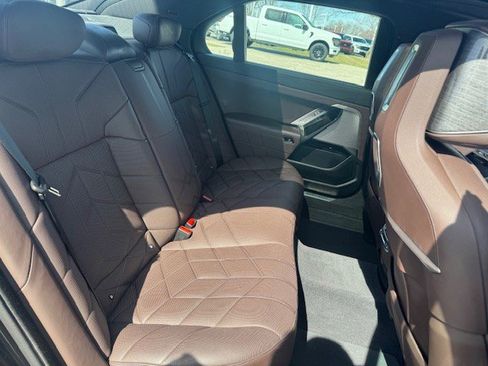 Used 2023 BMW 760i xDrive 760i xDrive image 33