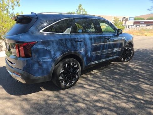 Certified 2024 Kia Sorento EX w/ Panoramic Sunroof Package FWD image 4