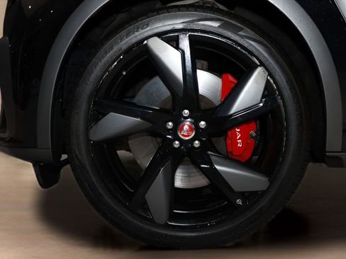 Used 2021 Jaguar F-PACE SVR image 24