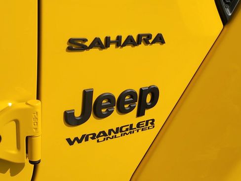 Certified 2019 Jeep Wrangler Unlimited Sahara AWD/4WD image 7