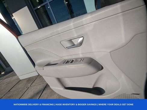 Used 2024 Hyundai Kona Limited image 32