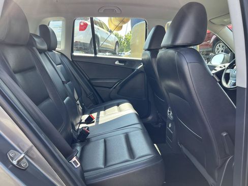 Used 2017 Volkswagen Tiguan S FWD image 17