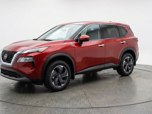 Used 2025 Nissan Rogue SV image 3