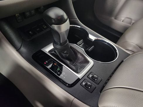 Used 2018 Toyota Highlander XLE AWD/4WD image 30