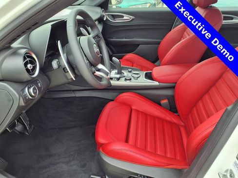 New 2025 Alfa Romeo Giulia Veloce w/ Veloce Package Rwd image 18
