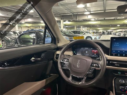 Used 2022 Lincoln Nautilus Reserve image 23