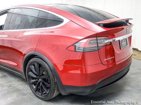 Used 2018 Tesla Model X 75D image 10
